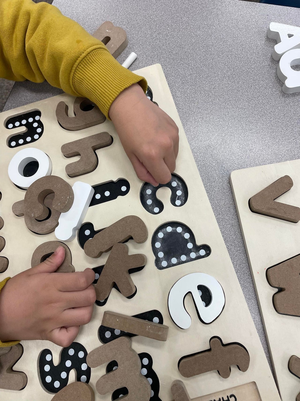 LOWERCASE ALPHABET - CHALKBOARD BASE - LOWERCASE ALPHABET - CHALKBOARD BASE WITH TRACERS